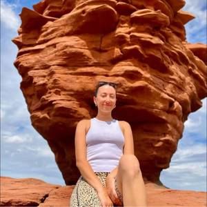 Meet your Posher, Evelyne